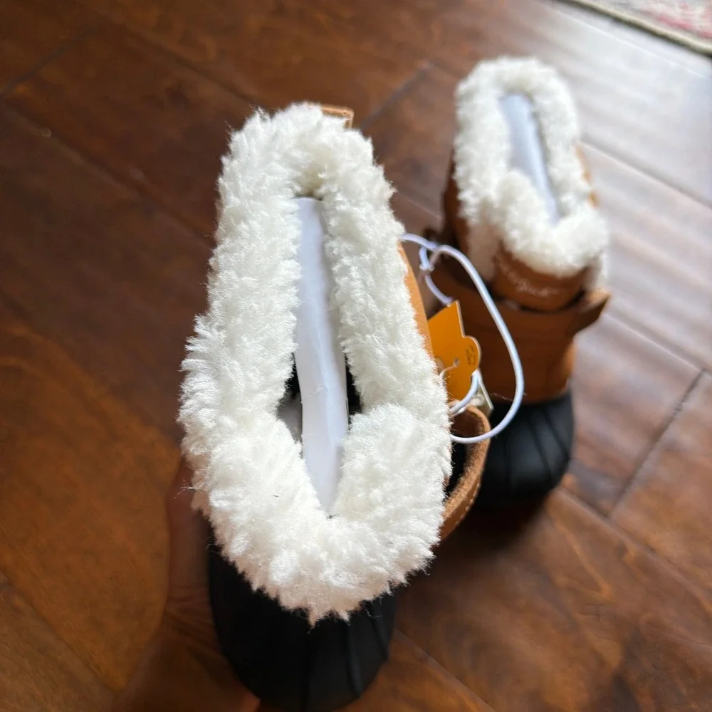 Cat & Jack Denver Tan Waterproof Snow Boots Faux Fur Trim Toddler Size 9 NEW